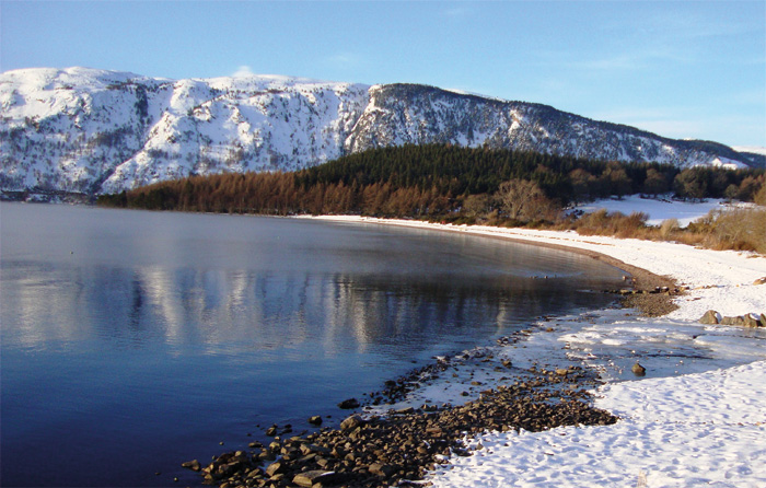 Mountains and Mistletoe <br> (Nov & Dec)